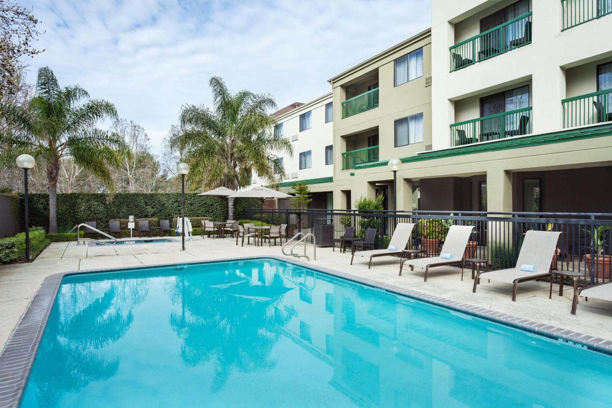 Hotel Courtyard By Marriott Stockton Exterior foto