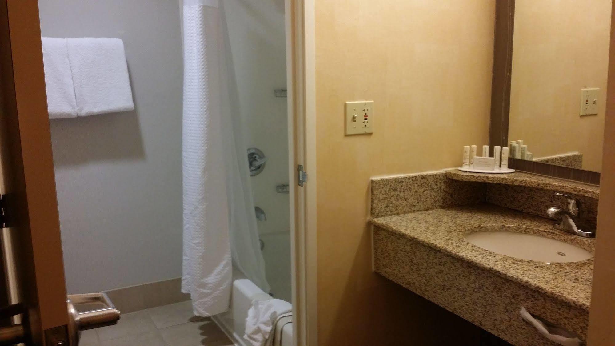 Hotel Courtyard By Marriott Stockton Exterior foto